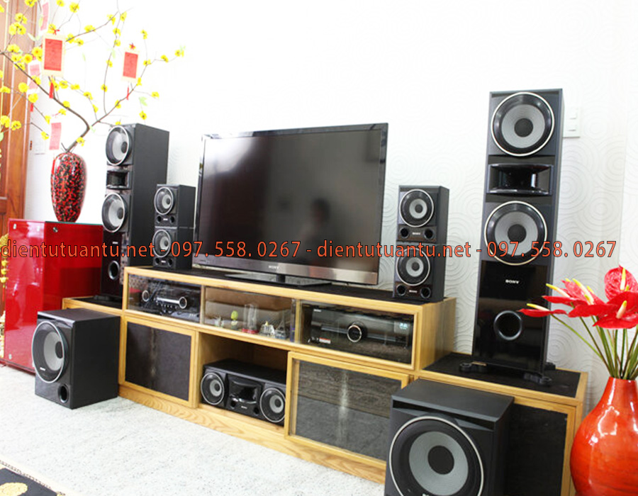 Dịch vụ thu mua dàn karaoke giá cao cung cấp bởi công ty điện tử Tuấn Tú góp phần mang đến cho quí khách cách giải quyết tốt nhất các dàn karaoke không còn sử dụng, mang đến khoảng tài chính lớn, đồng thời mang lại sự rộng rãi trong không gian sống, tránh các thiết bị dư thừa ảnh hưởng đến cuộc sống, với đội ngủ nhân viên làm việc chuyên nghiệp, tận tâm chúng tôi sẽ hổ trợ quí khách tốt nhất khi có nhu cầu sử dụng dịch vụ.