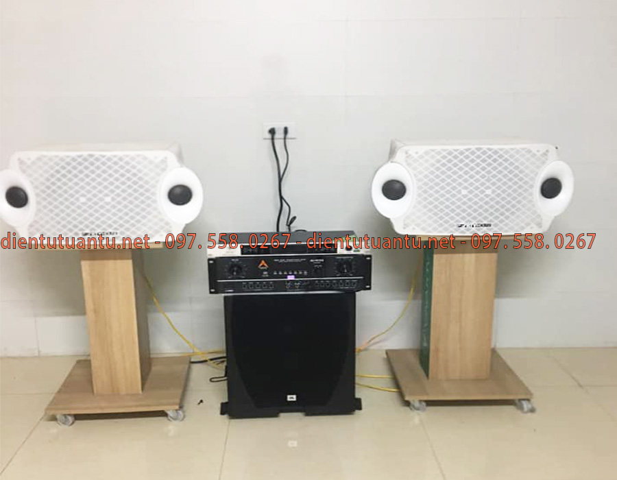 Công ty điện tử Tuấn Tú là đơn vị có uy tín cao, đa dạng trong dịch vụ thu mua, sửa chữa các thiết bị điện tử cũ từ tivi, amply, loa, dàn karaoke,... với kinh nghiệm nhiều năm hoạt động trong nghề chúng tôi sẽ hổ trợ quí khách tốt nhất khi có nhu cầu sử dụng dịch vụ, là sự lựa chọn tốt nhất, tối ưu nhất khi quí khách có nhu cầu, hãy liên hệ trực tiếp với chúng tôi để nhận được sự tư vấn và phục vụ tốt nhất.