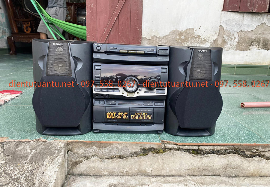 Công ty điện tử Tuấn Tú là đơn vị có uy tín cao, đa dạng trong dịch vụ thu mua, sửa chữa các thiết bị điện tử cũ từ tivi, amply, loa, dàn karaoke,... cung cấp đến quí khách hàng đa dạng các dịch vụ khác nhau, tạo sự thuận lợi cho quí khách hàng khi lựa chọn công ty chúng tôi, vì vậy khi có nhu cầu quí khách hãy liên hệ trực tiếp với chúng tôi để nhận được sự tư vân tận tình, tốt nhất.