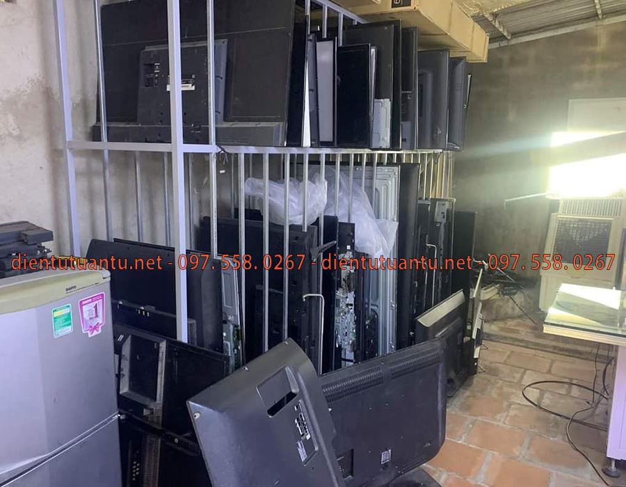 Thông qua bài viết trên công ty điện tử Tuấn Tú đã giới thiệu đến quí khách các bước thực hiện và vì sao nên chọn chúng tôi khi có nhu cầu mua, bán các thiết bị ti vi cũ, khi đến với chúng tôi quí khách hoàn toàn yên tâm về giá cả, luôn đêm đến cho quí khách sự lựa chọn tốt nhất.