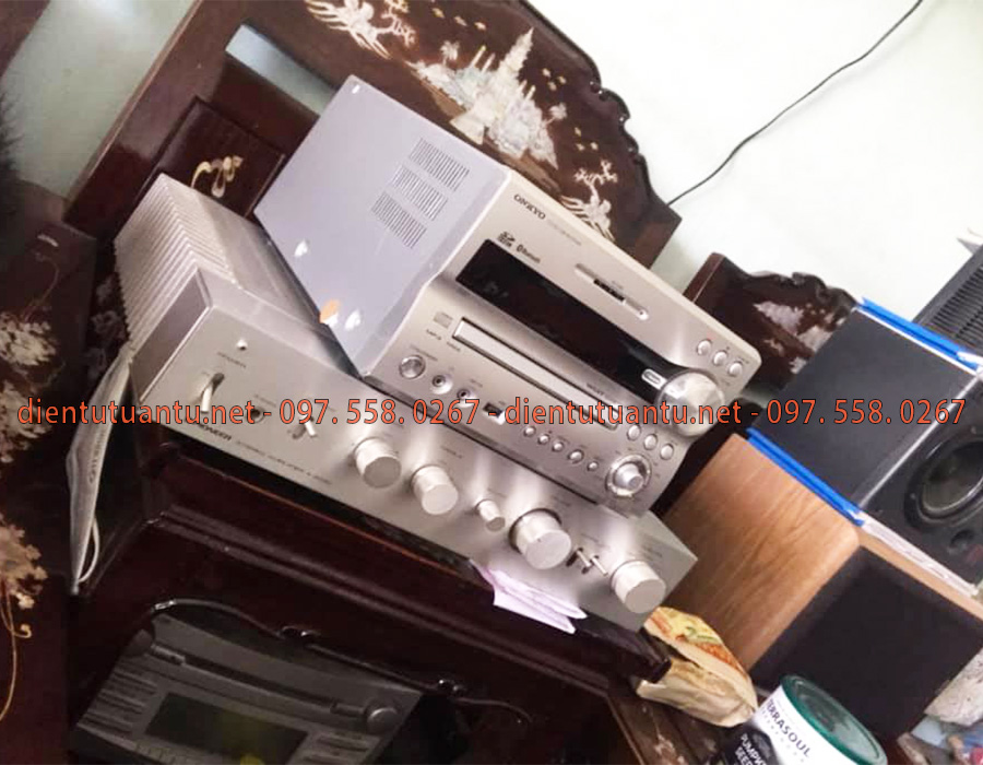 Dịch vụ thu mua amply cũ tại nhà giá cao cung cấp bởi công ty điện tử Tuấn Tú là dịch vụ nổi bật trong việc thu mua thiết bị amply cũ, với đội ngủ nhân viên đến tận nơi để thu mua giúp quí khách tiết kiệm được rất nhiều thời gian và công sức, đồng thời giúp quí khách tìm ra giải pháp xử lý các thiết bị amply cũ một cách tốt nhất, giá thành thu mua cao hơn nhiều so với các đơn vị khác.
