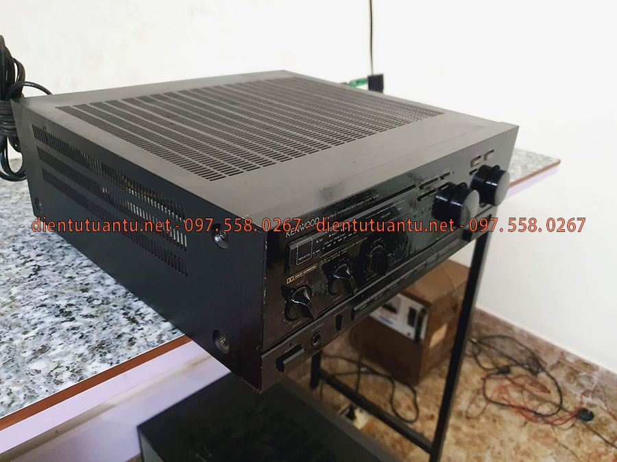 Dịch vụ thu mua Amply cũ giá tốt cung cấp bởi công ty điện tử Tuấn Tú là được thực hiện bởi đội ngủ nhân viên có chuyên môn cao, quá trình thu mua diễn ra nhanh, luôn sẳn sàng hổ trợ quí khách tốt nhất khi có nhu cầu thanh lý kể cả ngày nghỉ, giá thu mua cao hơn so với các đơn vị khác trên thị trường