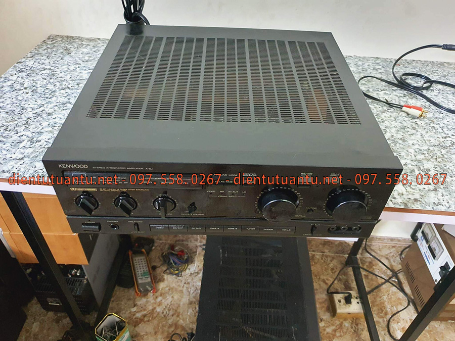 Công ty điện tử Tuấn Tú là đơn vị có uy tín cao, đa dạng trong dịch vụ thu mua, sửa chữa các thiết bị điện tử cũ từ tivi, amply, loa, dàn karaoke,... cung cấp đến quí khách mức giá cao hơn so với thị trường, luôn sẳn sàng hổ trợ quí khách tốt nhất khi có nhu cầu, hãy liên hệ ngay với chúng tôi khi quí khách có nhu cầu để nhận được sư tư vấn và hổ trợ tốt nhất.