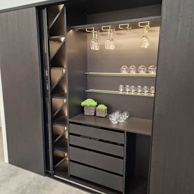 Lækker Vinskab sælges fra KA 