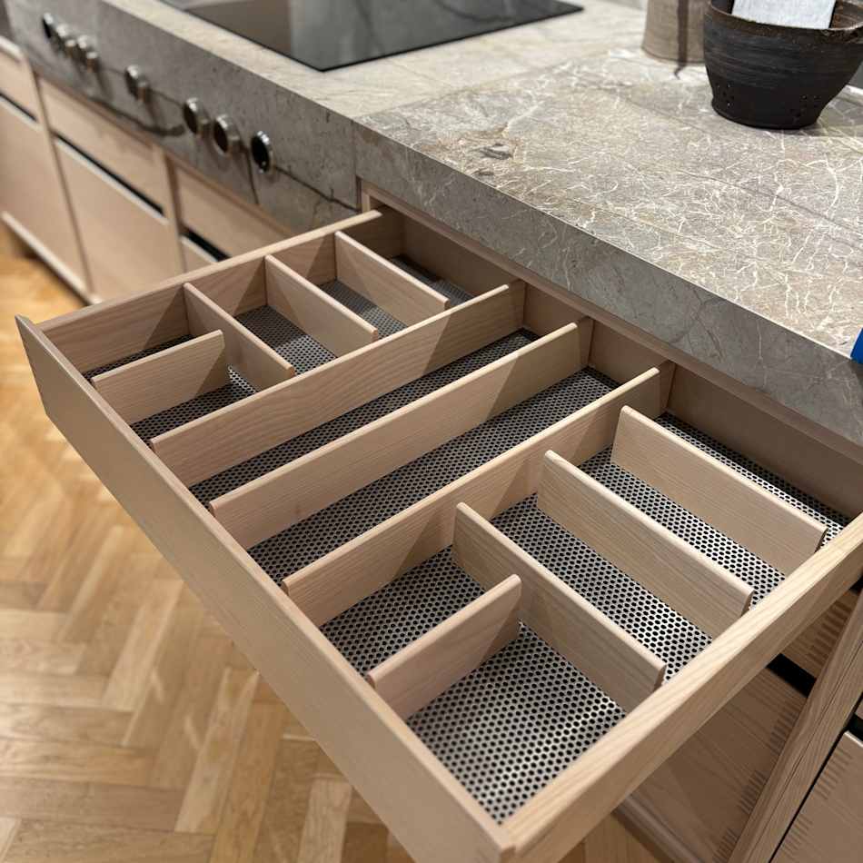 Copenhagen Vit Ask, Stenskivor & Fläkthäll