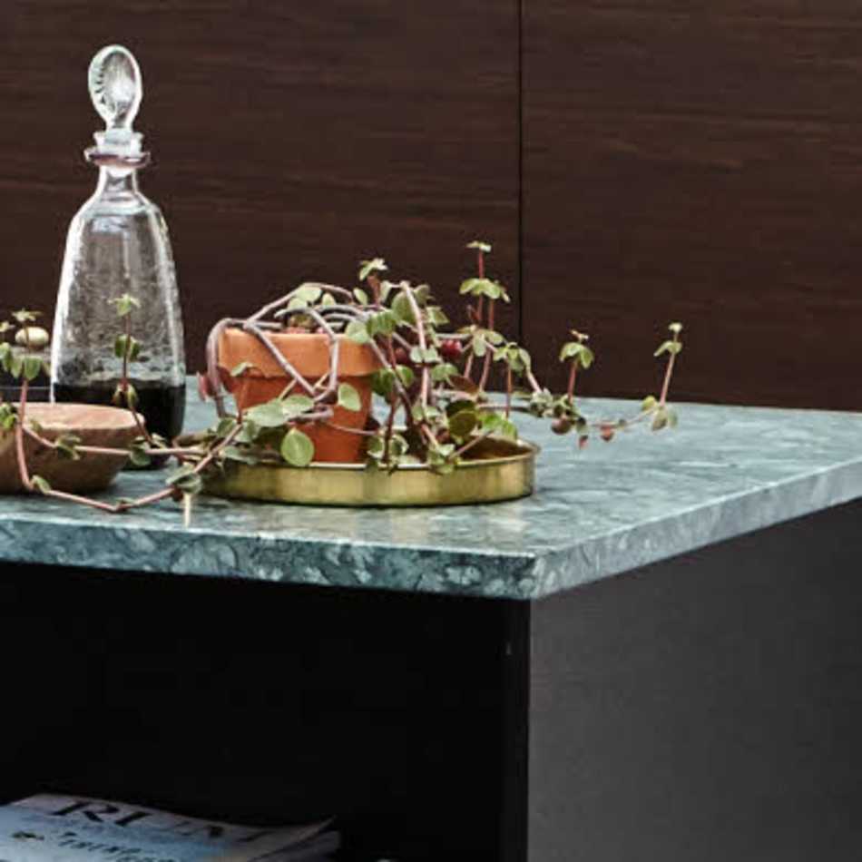 Black kitchen: Create a visual statement | HTH