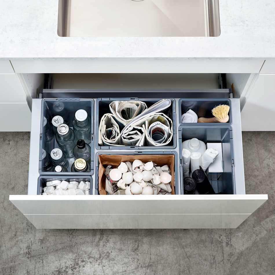 Button Bins Sort Streamline waste sorting in your kitchen with practical waste bins | HTH