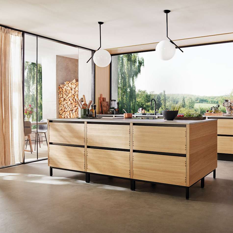 Køkken i træ: Solidt håndværk med varme og glød | HTH