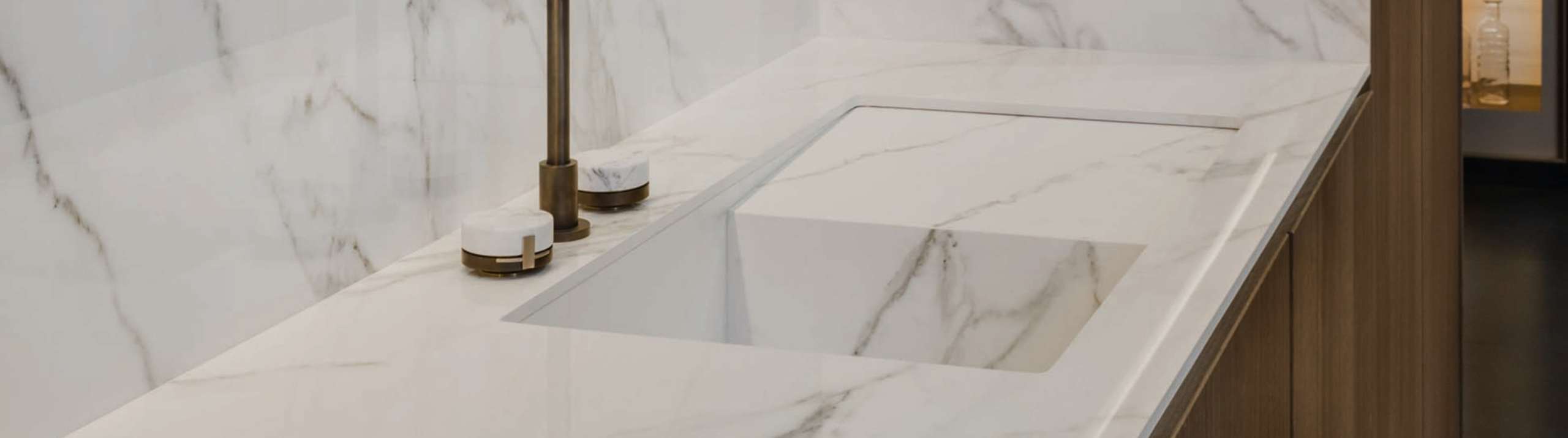 Neolith er ny og revolusjonerende måte å produsere stein med naturlige elementer. Neolith tåler krevende bruk.