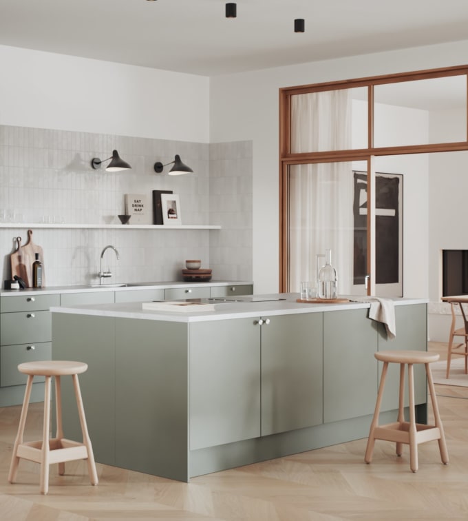 Hyperpraktisk grønn kjøkken med renholdsvennlige fronter i malt slett MDF.
