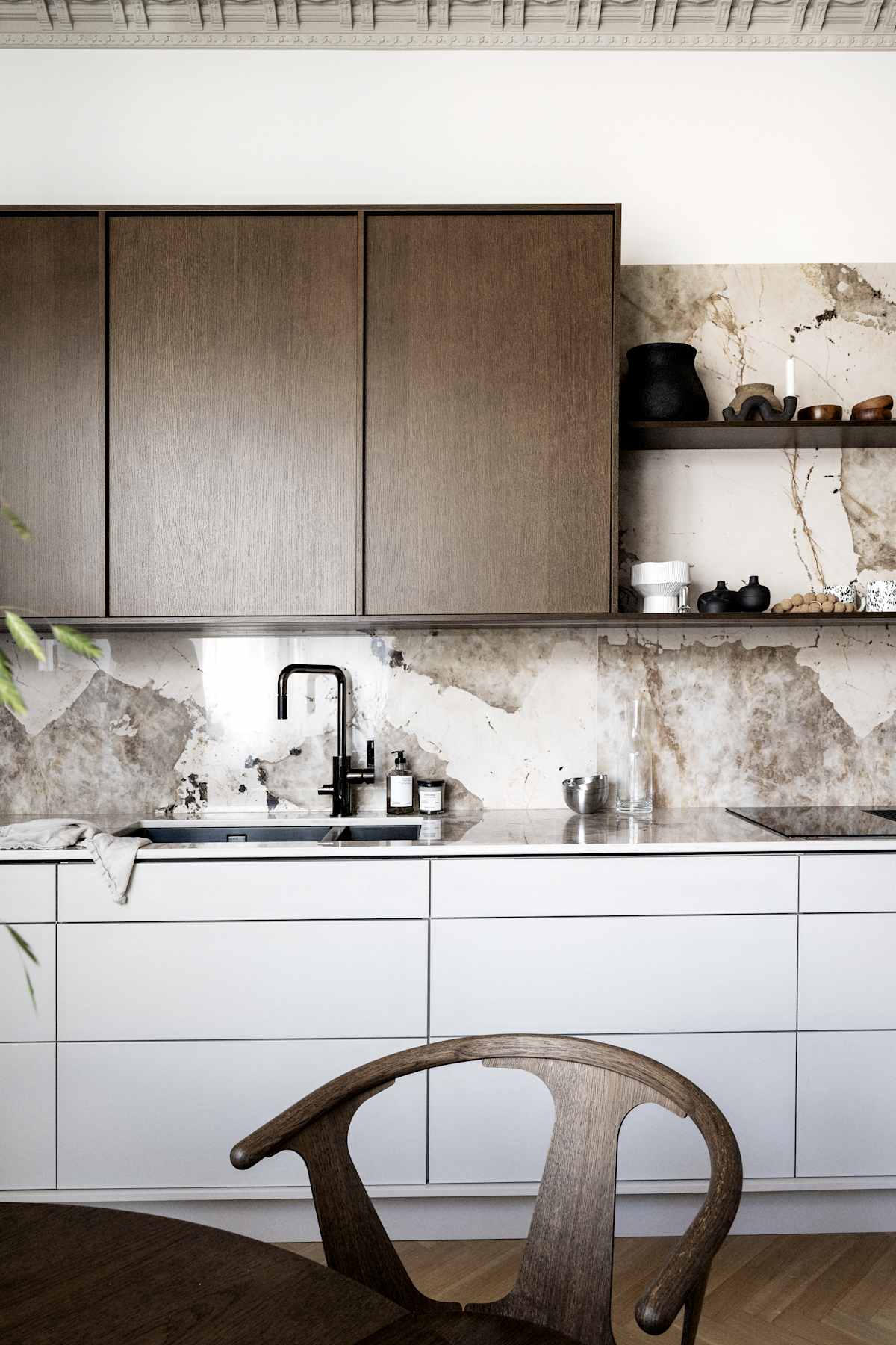 Kollage av köket från Marbodal och paret som bor i hemmet
