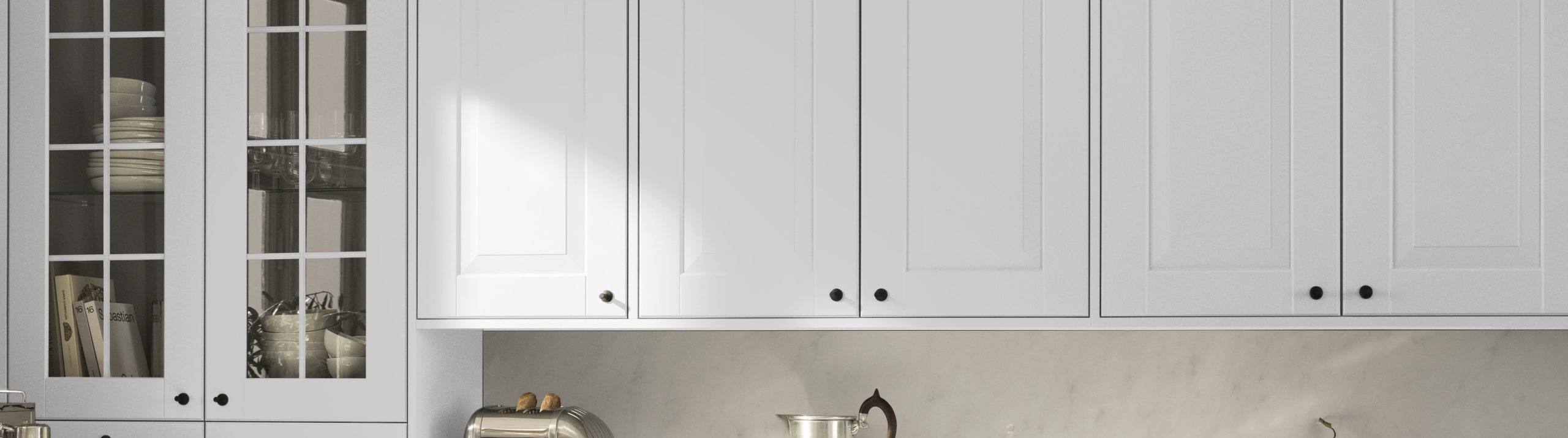 Lindö Frost i PLUS-utförande med platsbyggd känsla. Bänkstående vitrin skåp med lådor.