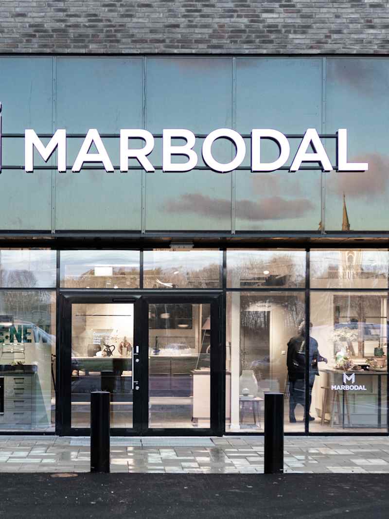 Fasad och entré till Marbodalbutik