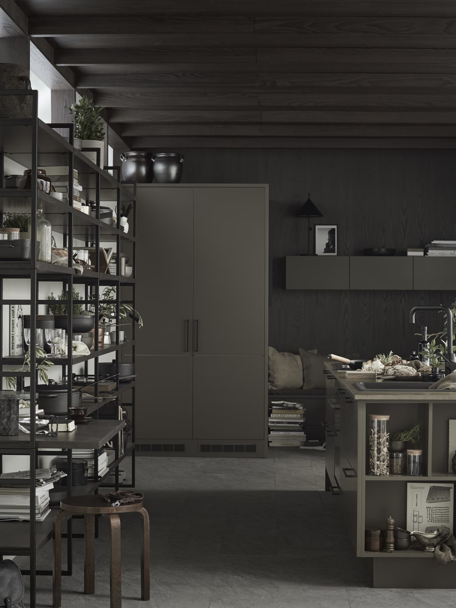 Line er en stilren kjøkkenmodell med et stort designregister. De slette MDF-frontene kan males i alle Sigdals standardfarger, eller valgfri NCS-farge mot et pristillegg.