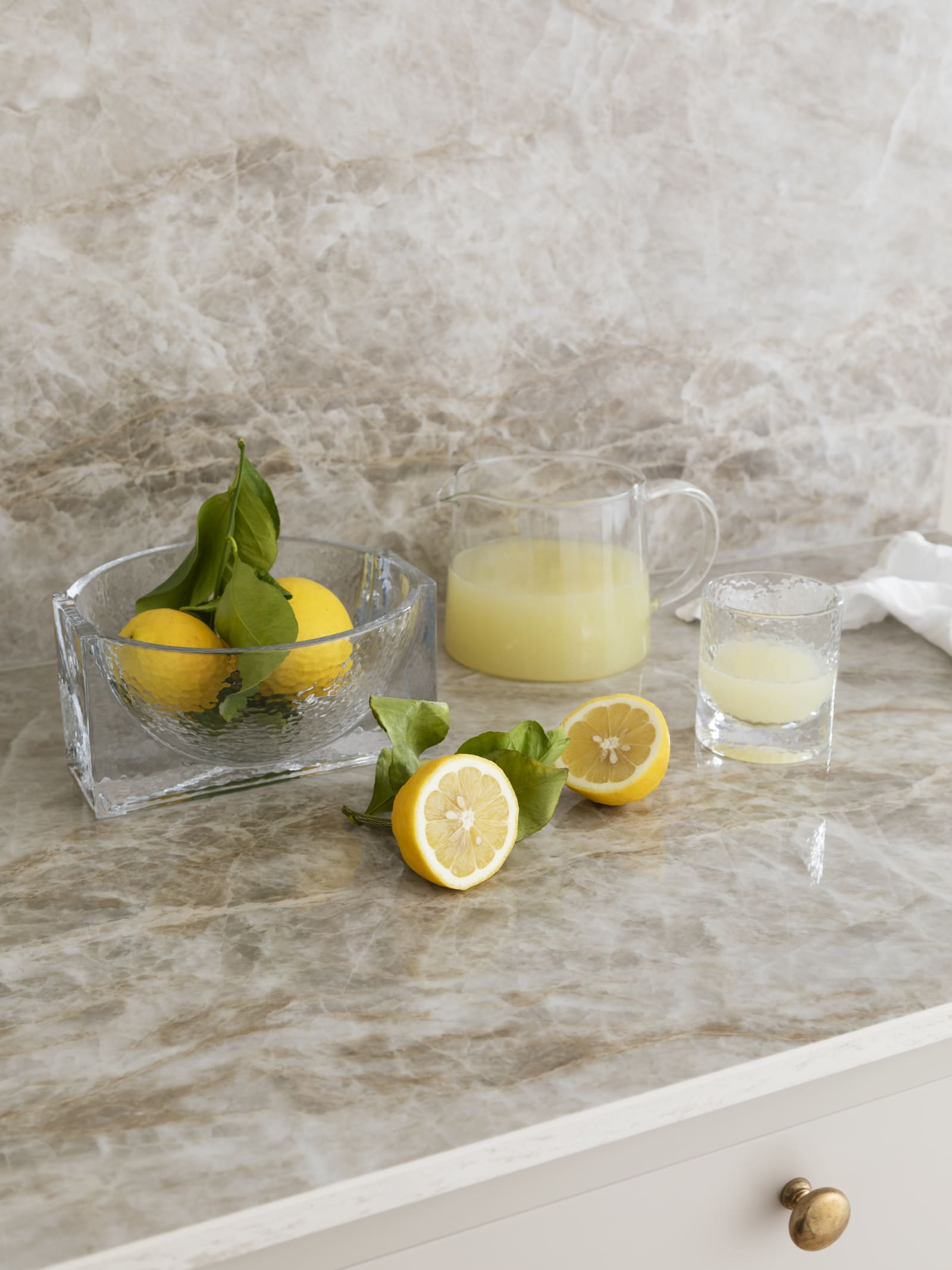 Vår vakre Scala Inframe modell i fargen soothing beige på Lindhjem gård.

Vår vakre Scala Inframe modell i fargen soothing beige på Lindhjem gård. 
Stylist: Maria Hove Vestre @mariahovevestre.
Fotograf: Anne Bråtveit @annemeranda_photo
Studio: @05oslo.