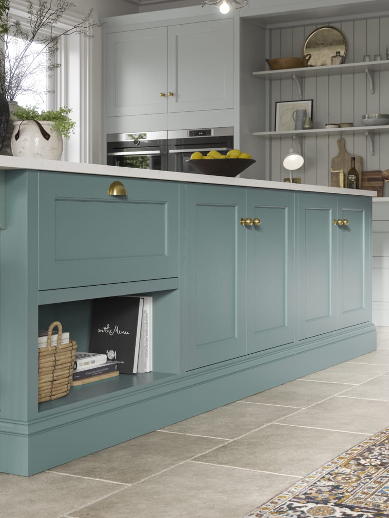 A stylish blue kitchen with contemporary Shaker panelling.