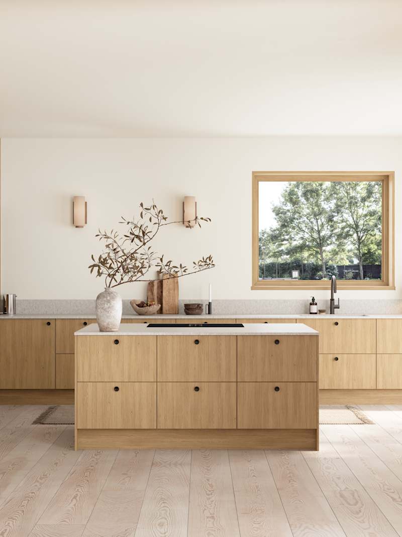 Favn er et kvalitetskjøkken inspirert av naturen. En vakker front i stående finer som gir hele kjøkkenet liv.