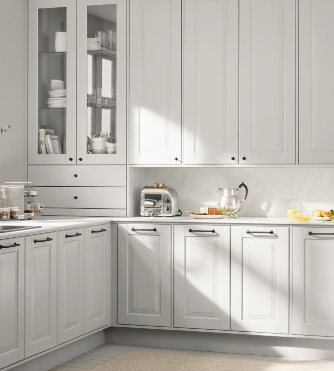Eksklusivt tradisjonskjøkken med herskapelig preg. Klassiske speilfronter med fylling og markerte profilspor som gir dybdevirkning og skyggespill. Herregaard leveres med fronter i MDF eller eik.