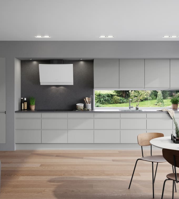 Norema kjøkken Basic Collection Hisøy lys grå grep moderne kjøkken innfreste grep flatpakket kjøkken