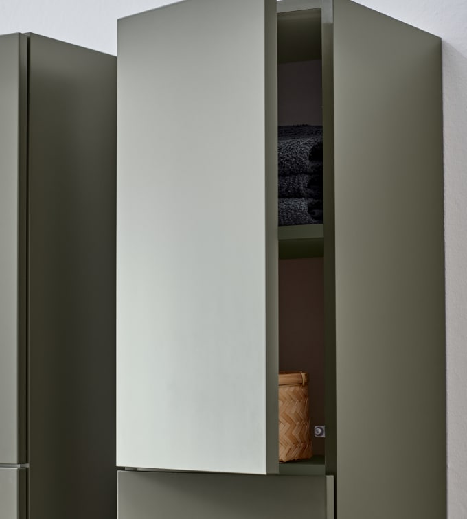 Nærbillede af spejl i badeværelse Athena Pistacie fra INVITA