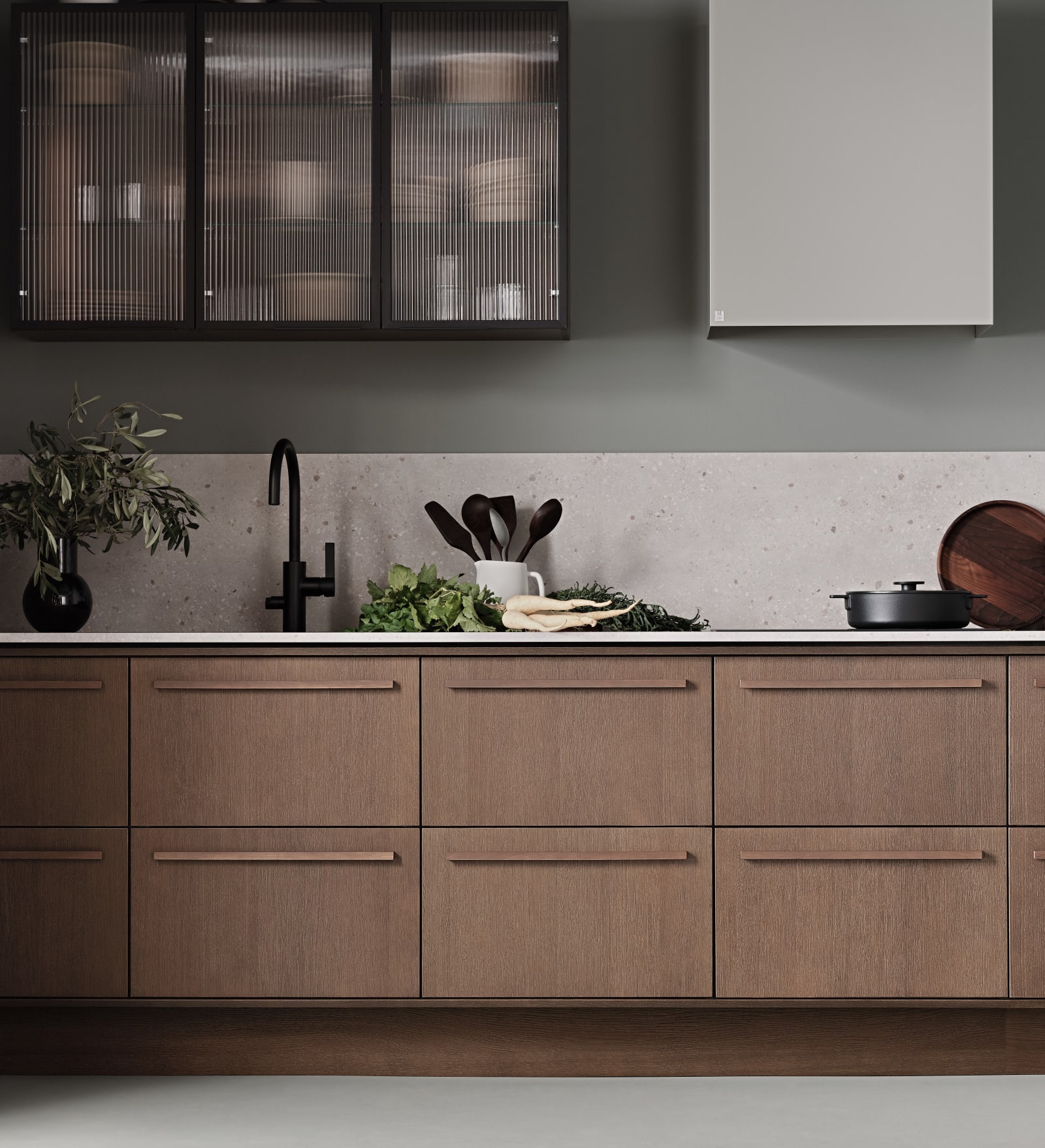 Marbodal Signatur Ekbacken - kök i ekfaner brunbetsad kulör