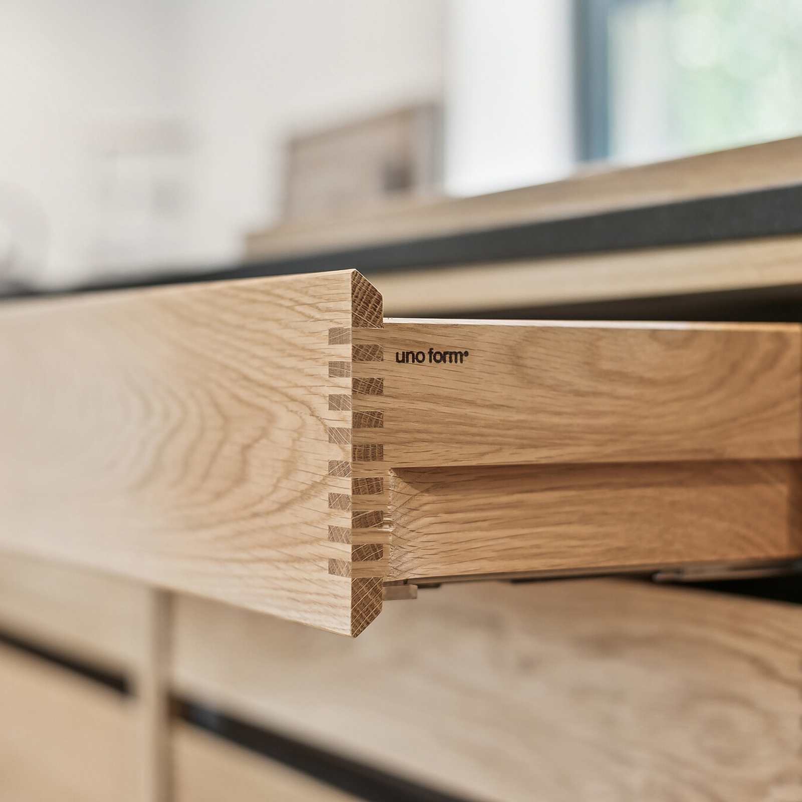 Solid eike-skuffe laget for uno forms Copenhagen kjøkkenkolleksjon