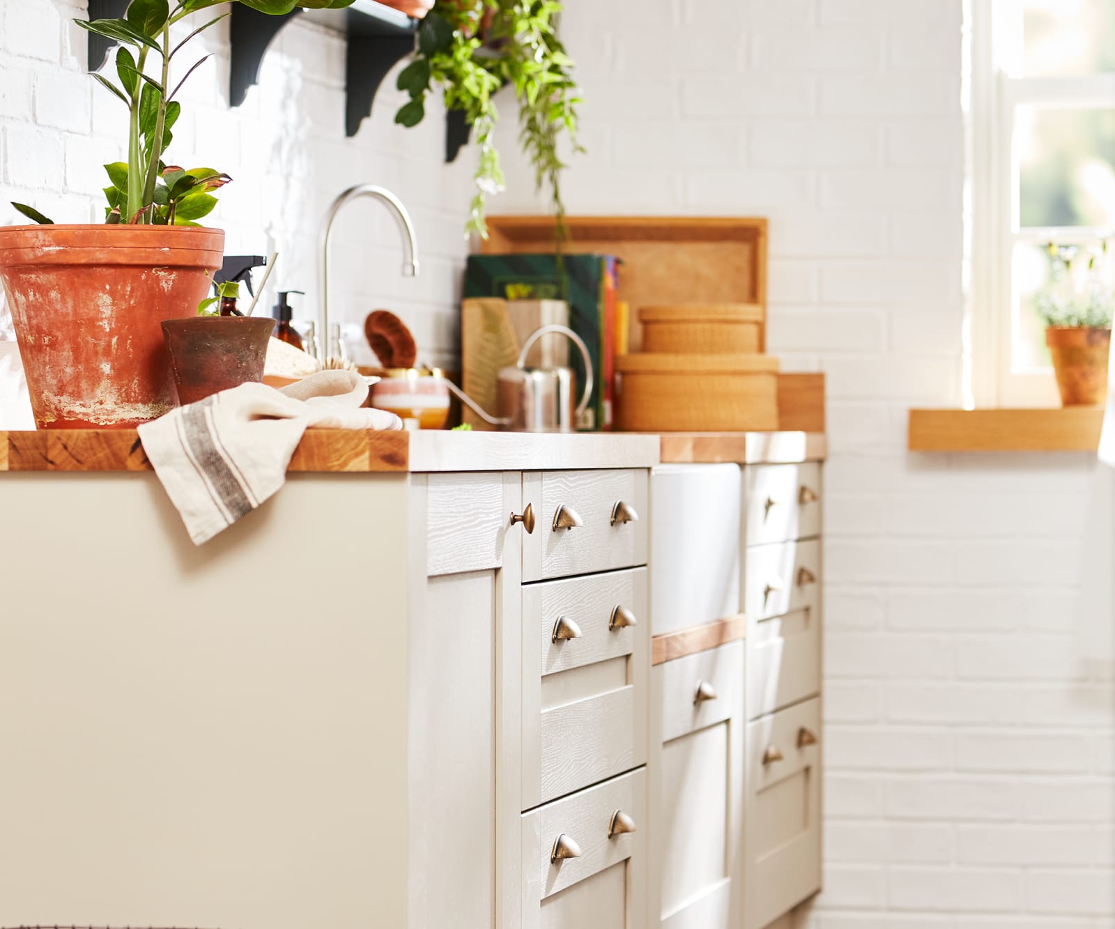 Winchester Shaker, Taupe Grey & Willow Kitchen