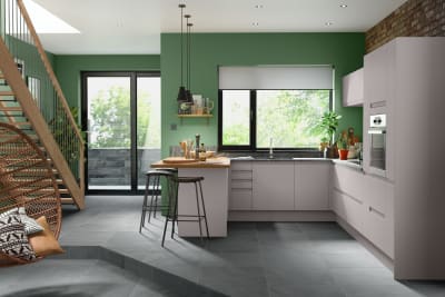 Luna Kitchen from Magnet. An affordable handless look with integrated J Pull doors for a stylish and modern look.