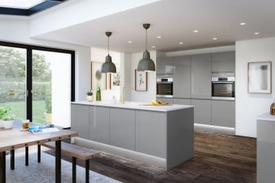 Luna Kitchen from Magnet. An affordable handless look with integrated J Pull doors for a stylish and modern look.