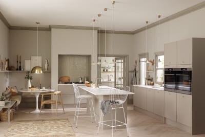 Hoxton kitchen. Smooth slab doors in a painted effect finish. Minimalist styling with your choice of handles and three colours.