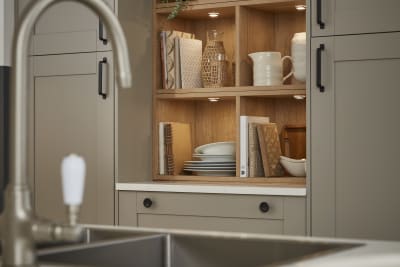 Tatton Kitchen by Magnet. A beautiful easy to use kitchen with traditional features with stylish modern touches.