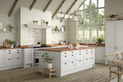 Ludlow kitchen. Our latest Shaker door, with a modern country-style. Available in all 20 Magnet Create colours.