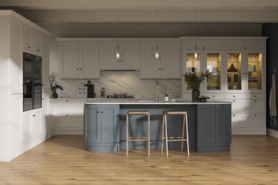 Traditional Shaker-style kitchen range featuring panelled doors with visible woodgrain and beading detail