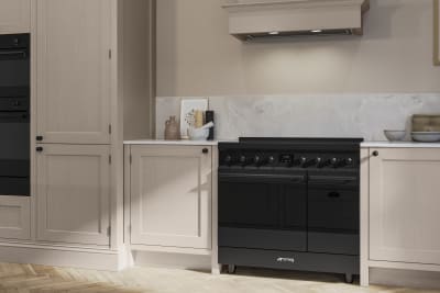 Traditional Shaker-style kitchen range Ludlow with tactile woodgrain in neutral shade Shell .