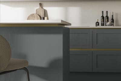 Handleless Shaker kitchen Integra Wardley Arboretum is traditional and contemporary with its narrow frame door with integrated handles and a painted timber finish.