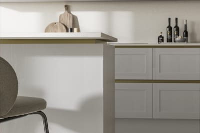 Handleless Shaker kitchen Integra Wardley Fresh Linen is traditional and contemporary with its narrow frame door with integrated handles and a painted timber finish.