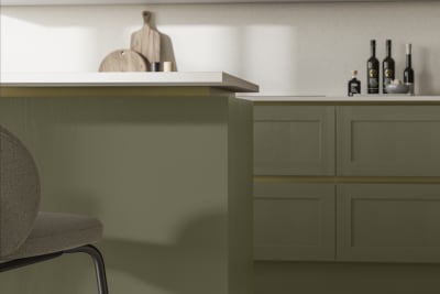 Handleless Shaker kitchen Integra Wardley Misty Moors is traditional and contemporary with its narrow frame door with integrated handles and a painted timber finish.