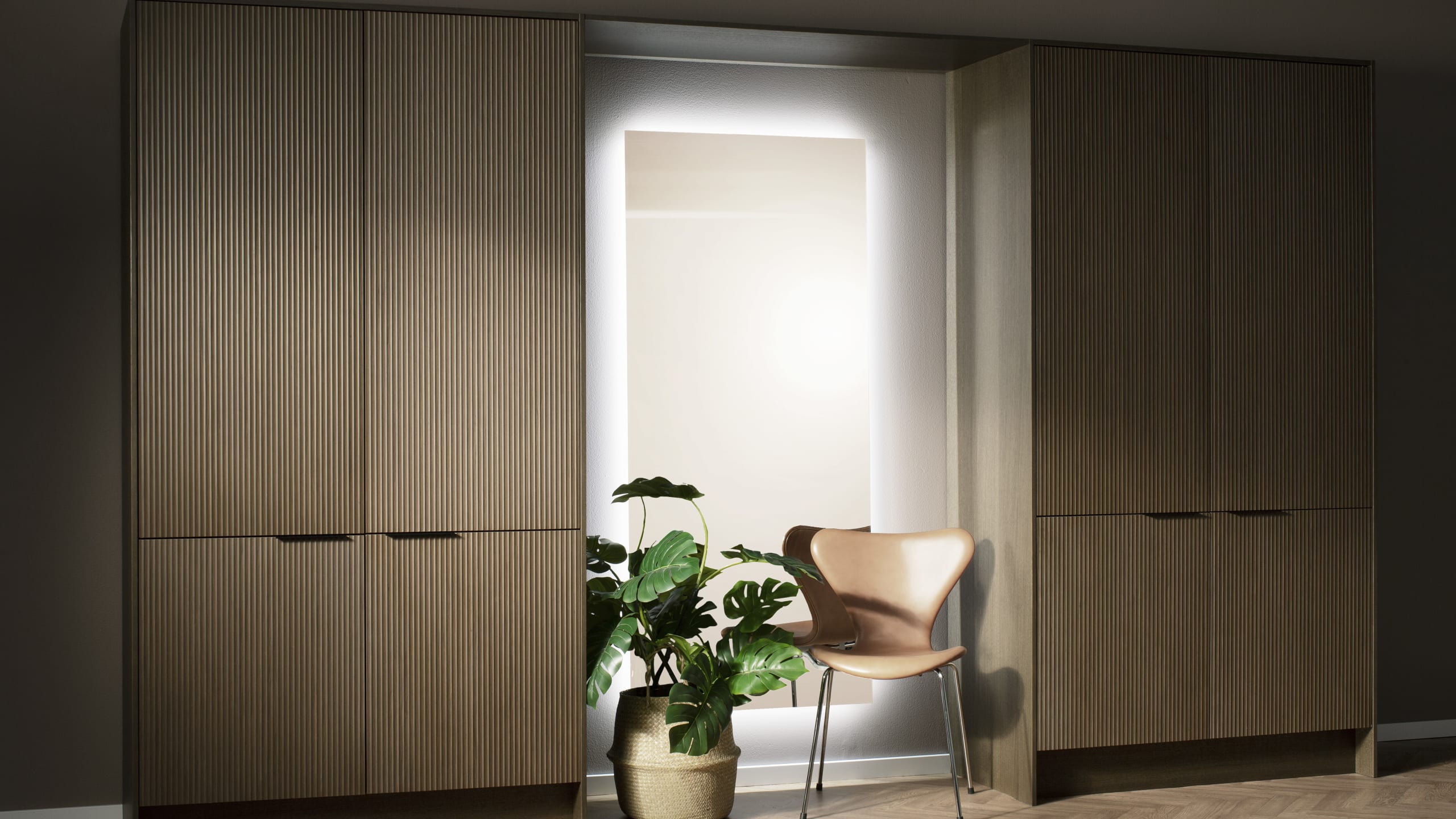 Forever Oak garderobe riflet højskab