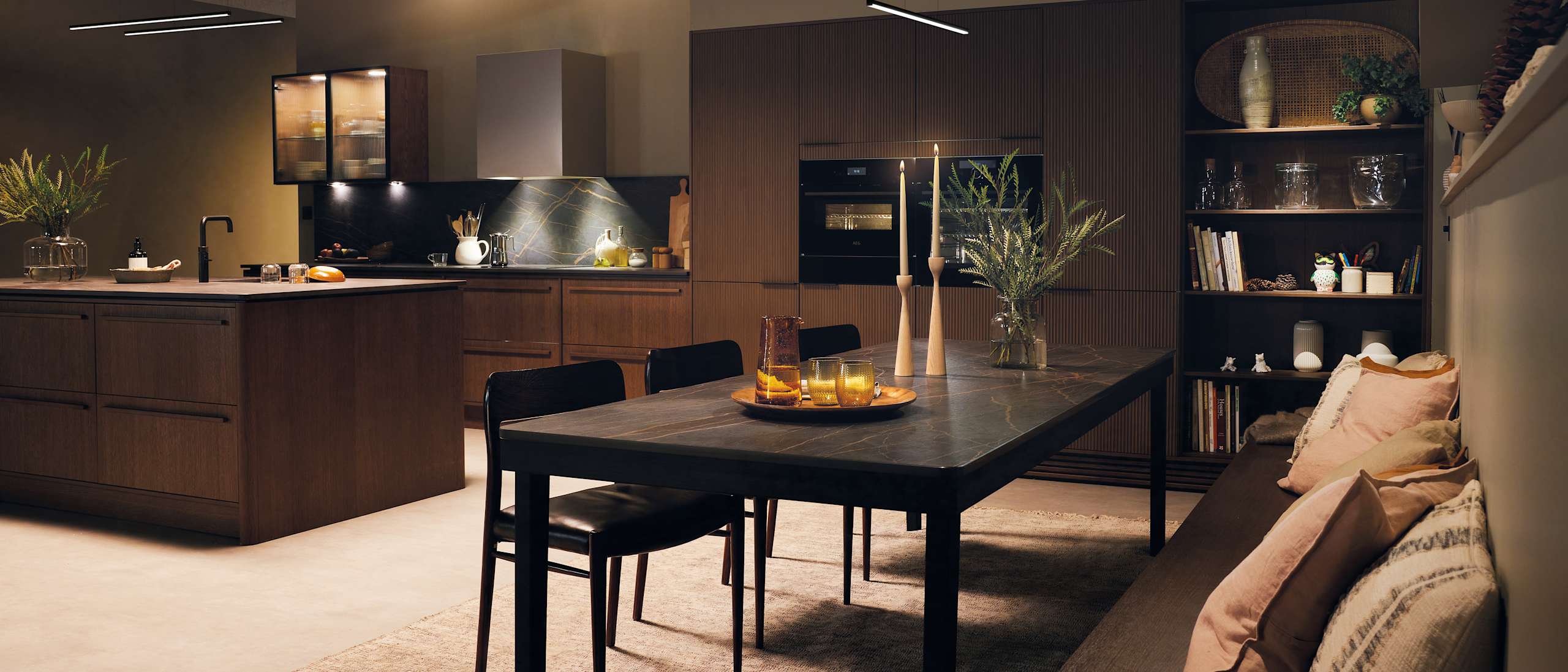 Dining room table in Nordic Nature kitchen from Magnet