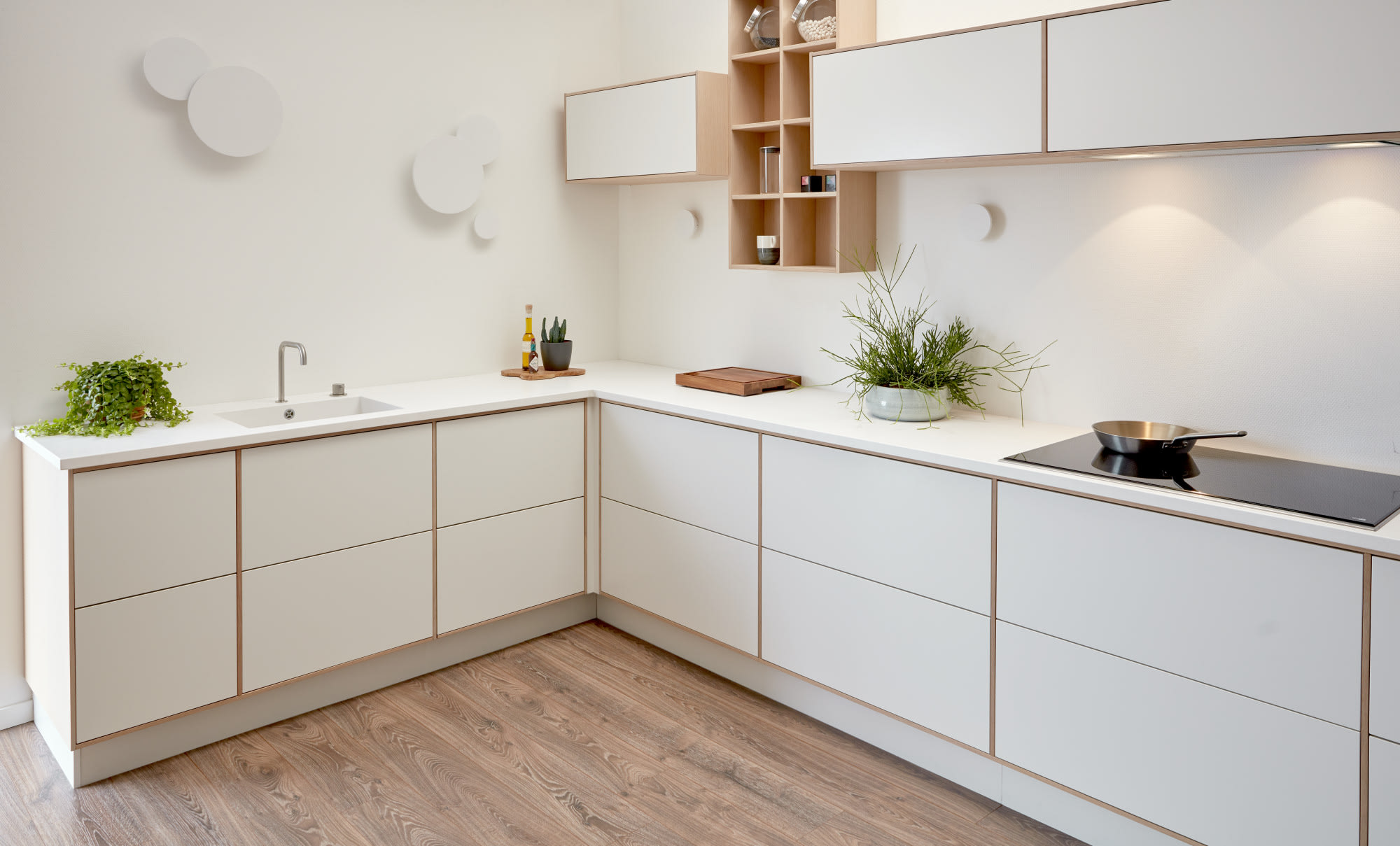 Inframe køkken: Klassisk rammedesign i moderne form | INVITA
