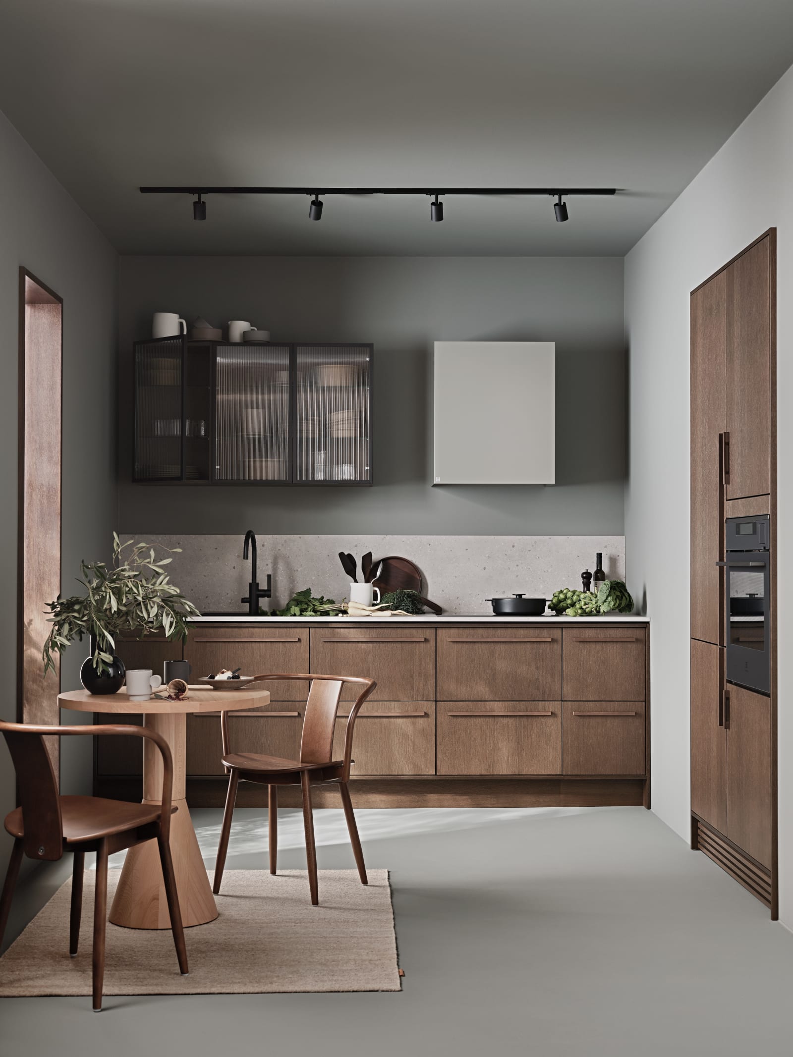 Marbodal Signatur Ekbacken - kök i ekfaner brunbetsad kulör