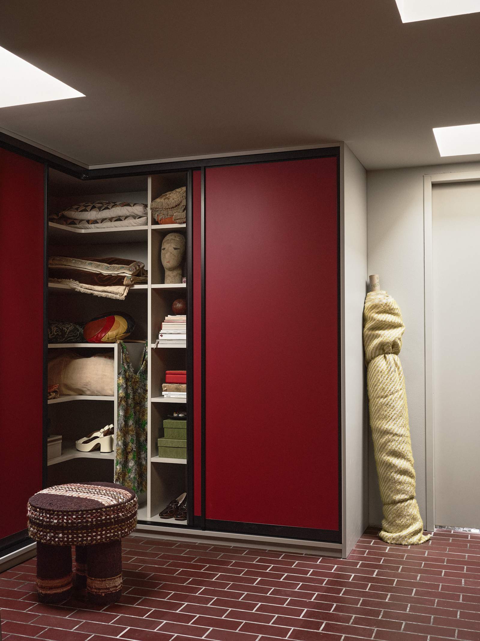 Garderober från Marbodal i ett hemma hos-reportage hos inredningsdesignern Marie Olsson Nylander.