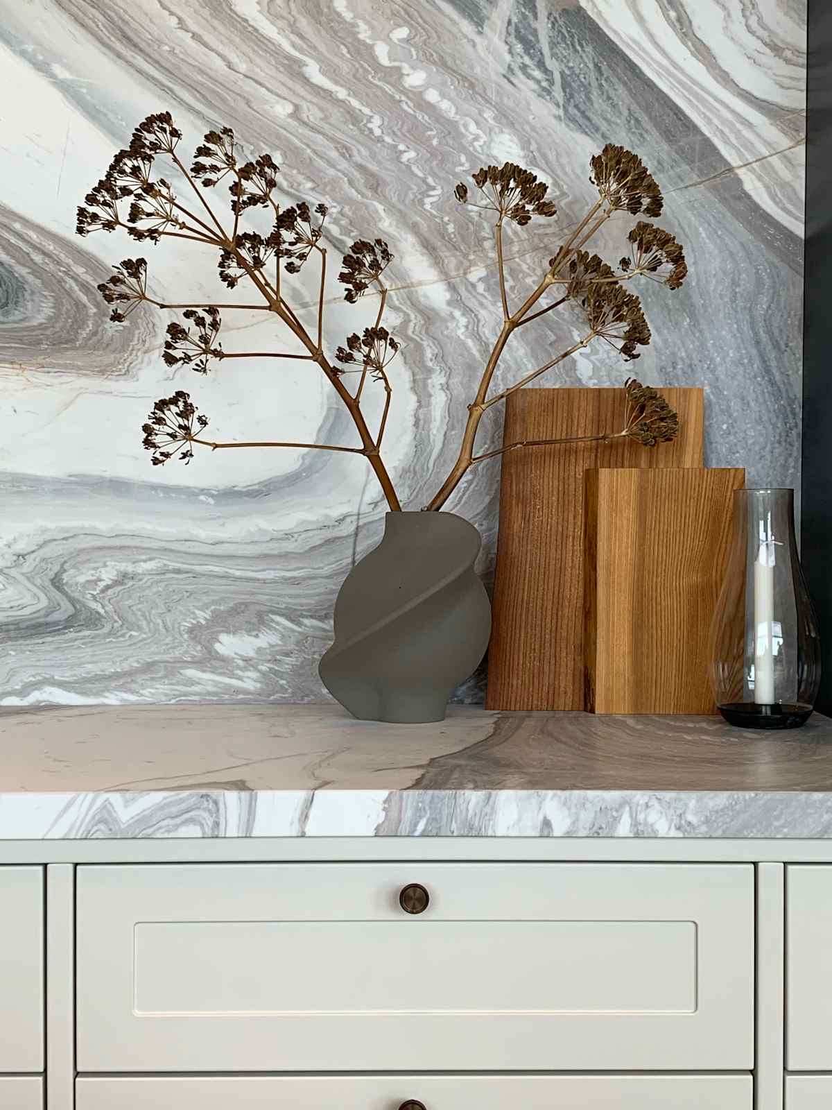 Cream White Shaker kitchen from uno form