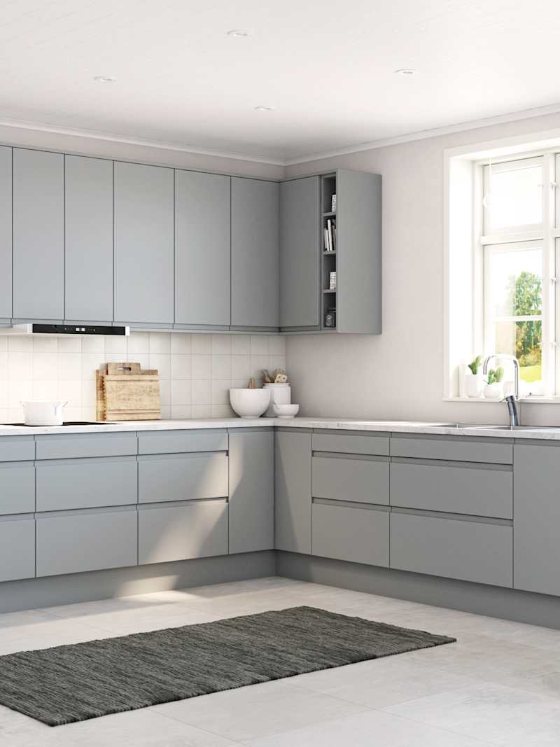 Herlig trendkjøkken med slette fronter og innfreste grep, som markerer modellens linjerene design. Horisont kjennetegnes av en klar og kjølig friskhet, noe som representerer ny nordisk design på sitt beste.
