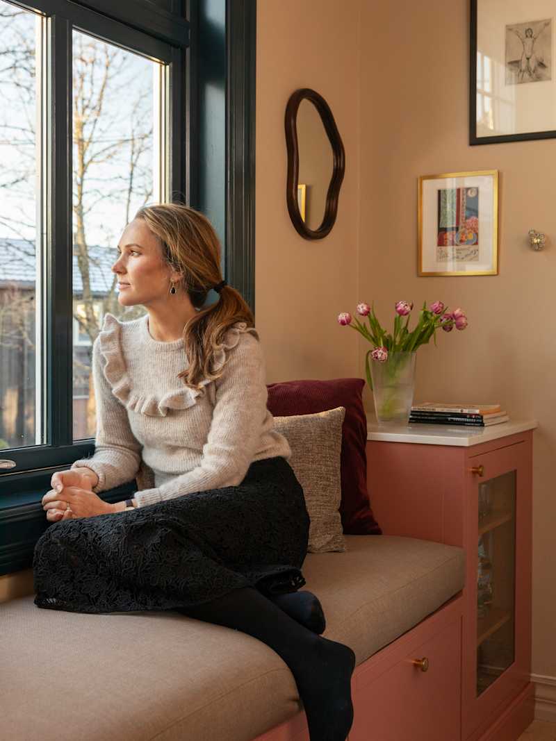 Med fargen Mild Sienna utviklet av Koi Fargestudio skapte familien et helt nytt kjøkken på Nordstrand.