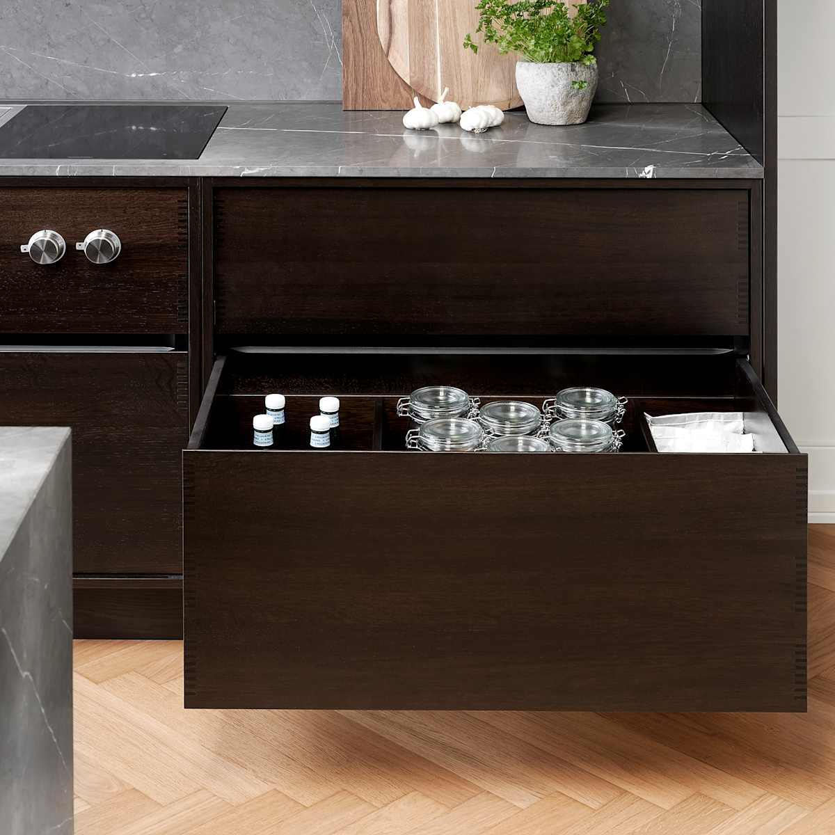uno form's designers have developed extra tall drawers with an internal height of 34 cm for the Copenhagen kitchen