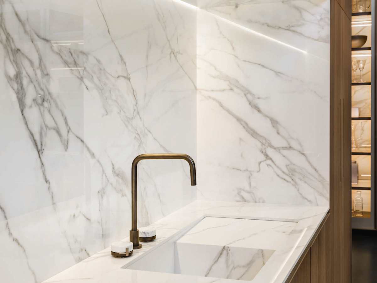 Neolith er ny og revolusjonerende måte å produsere stein med naturlige elementer. Neolith tåler krevende bruk.