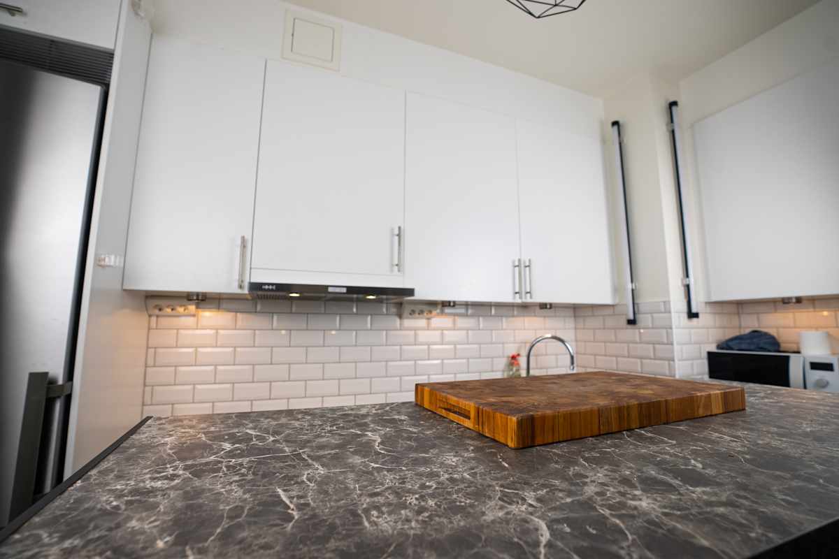 Simon Kafi bor i en hyresrätt, därför var en total köksrenovering inte aktuell.
