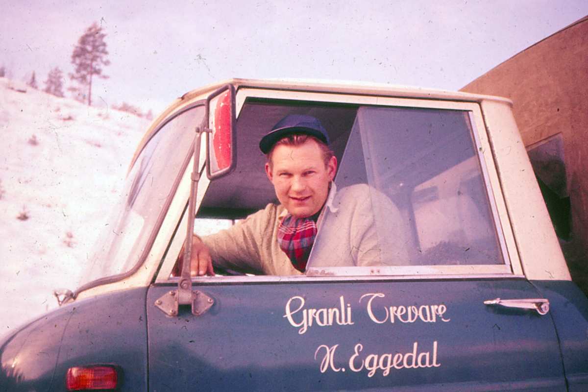 Sigdal har produsert kjøkkensiden 1950. Det gode håndverket, teknologien og designet har vært en bærebjelke for et av Norges mest velrenommerte kjøkkenmerker og finnes nå i tusenvis av hjem.