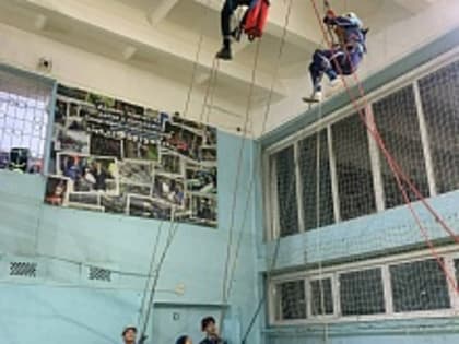Юные спасатели и выпускники клуба 